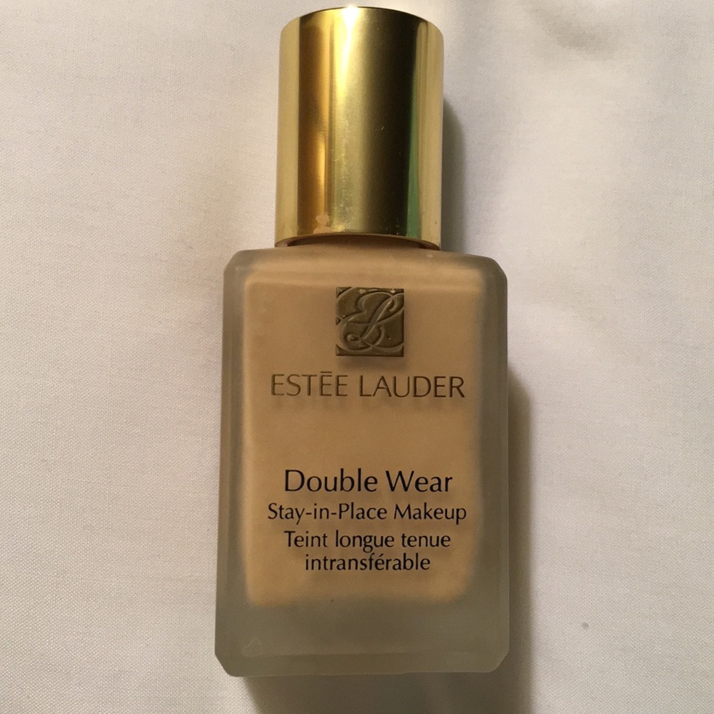 Estée Lauder long wear foundation